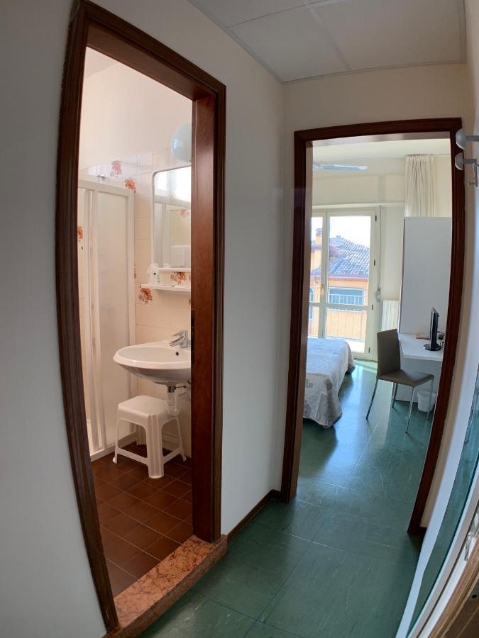 Hotel Sorriso Brenzone sul Garda Exterior foto