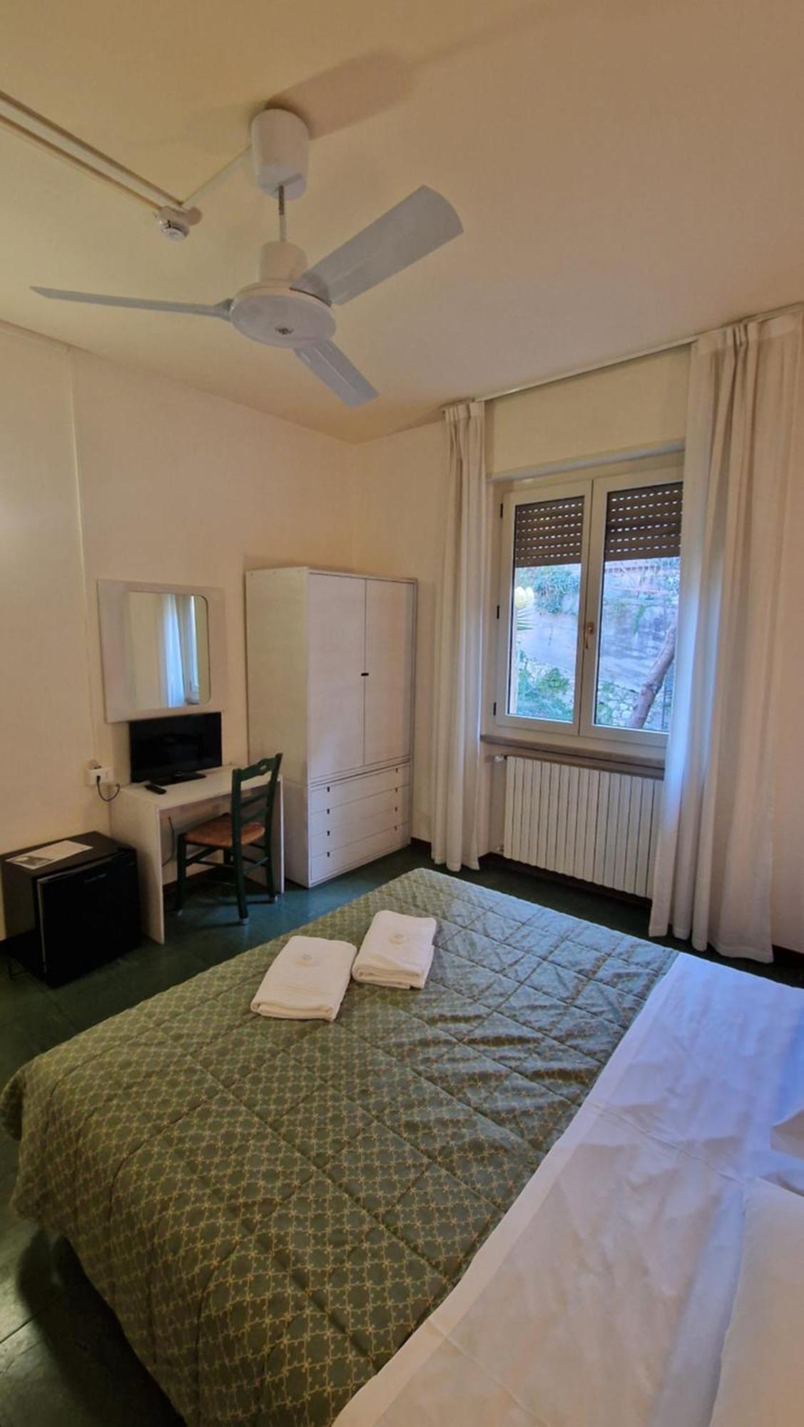 Hotel Sorriso Brenzone sul Garda Exterior foto